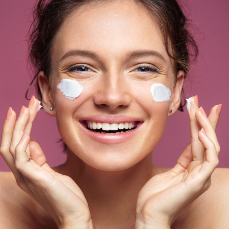 تحتاج البشرة الجافة إلى روتين عناية مكثف خلال الشهر الفضيل