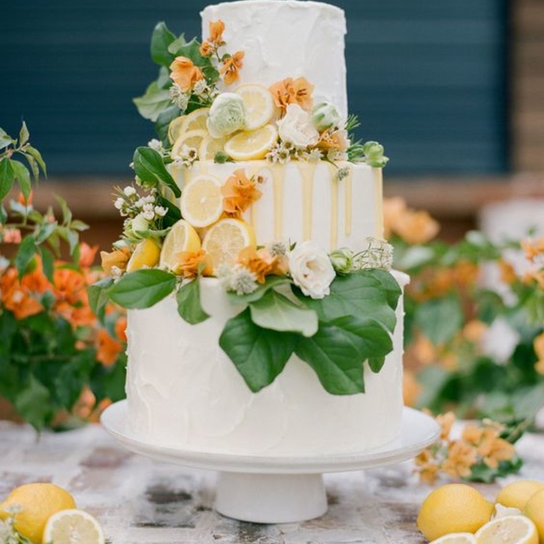 أفكار مبتكرة لكعكة الزفاف في فصل الصيف 2021 بالفواكه الشهية الصيفية