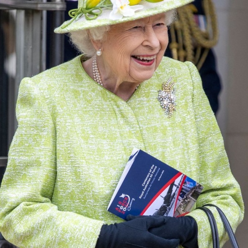 أجمل القبعات الملكية التي تألقت بها سيدات العائلة البريطانية على مر السنين