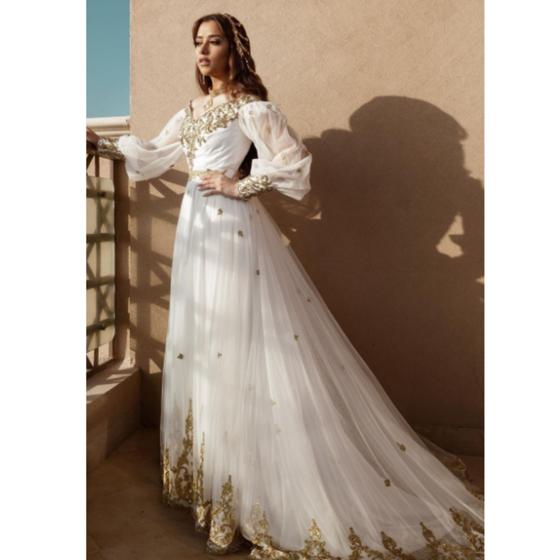 خطفت أحدث إطلالات بلقيس فتحي الأنظار بالزيّ الإماراتي