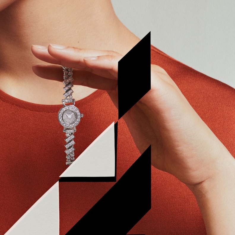 ساعة Faubourg Polka من Hermès معاصرة تتغّنى بالوقت المدي