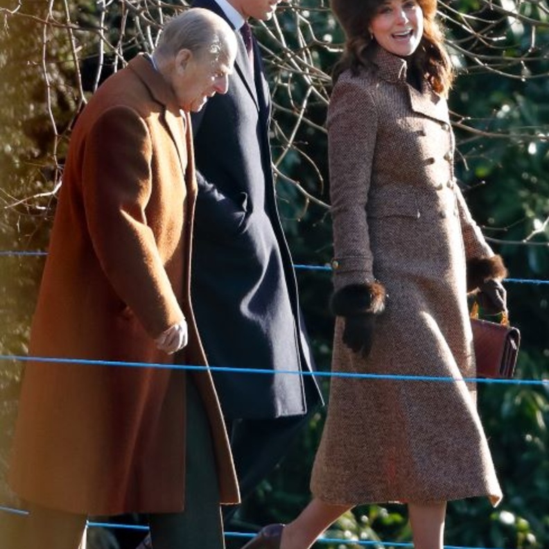 الأمير وليام وكيت ميدلتون ينعيان الأمير فيليب