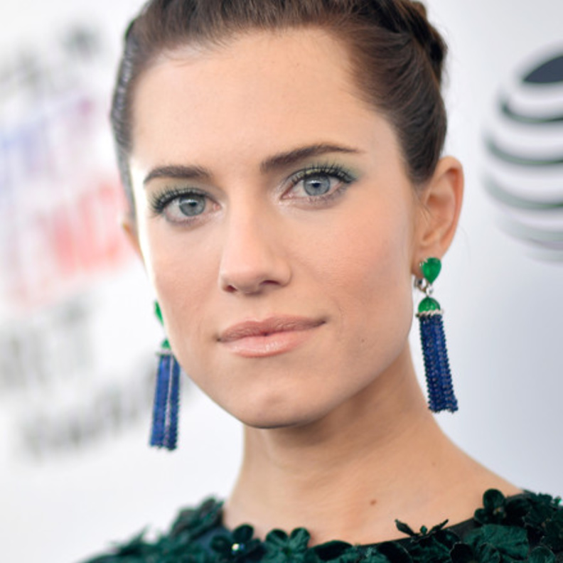  أقراط أليسون ويليامز من بياجيه