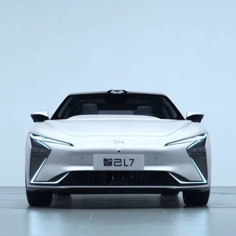 فيراري روما مزودة بأحدث أنظمة ديناميكيات القيادة