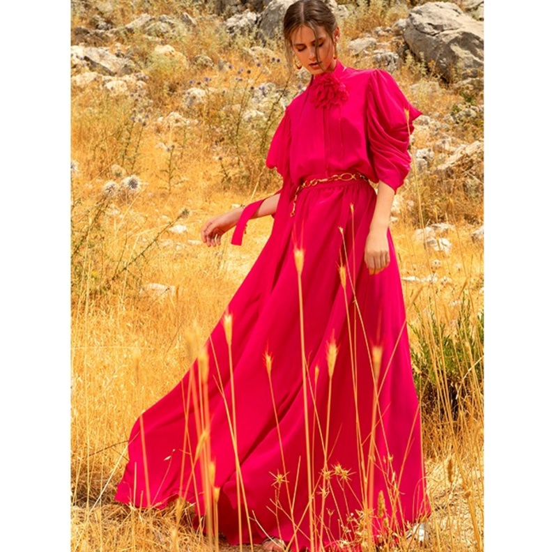 موديلات فساتين واسعة ومحتشمة باللون الاحمر لاطلالات رمضان 2021