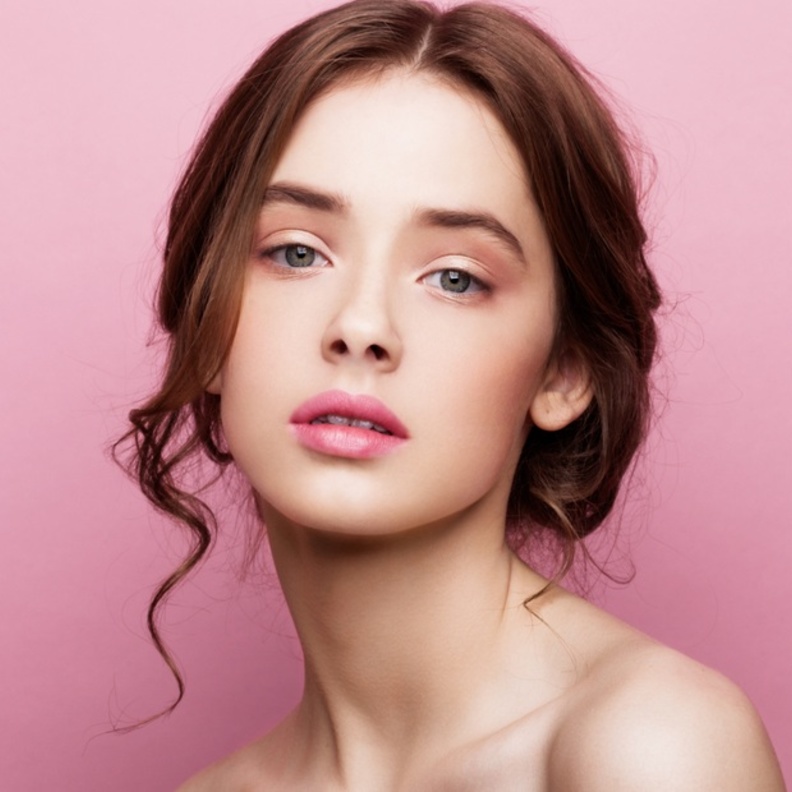 حيل لـ اخفاء التعب والارهاق بالمكياج في رمضان 2021