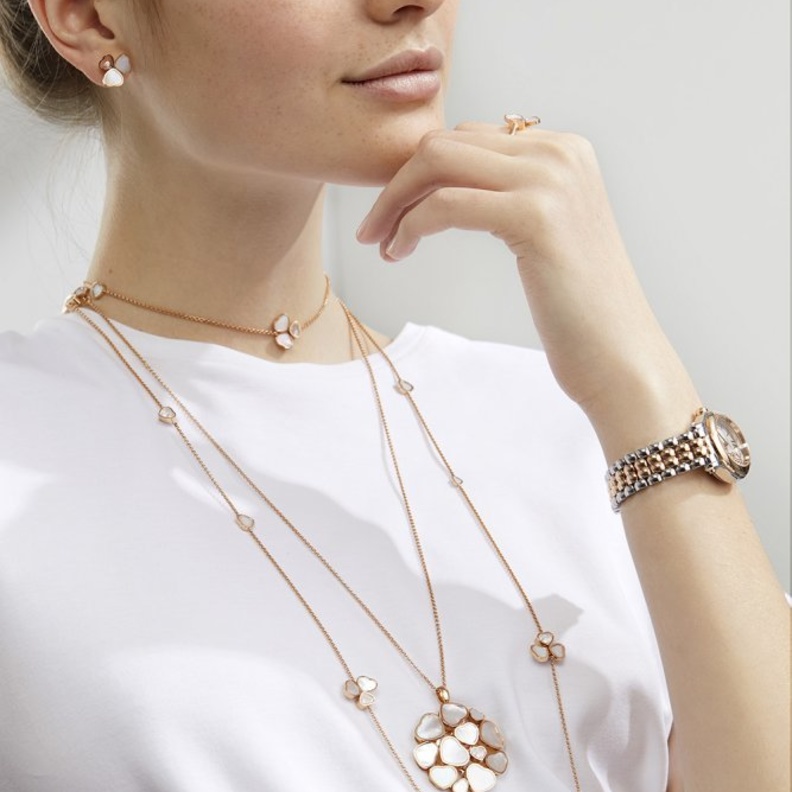 موديلات سلاسل طويلة تليق بإطلالة العباءة في رمضان