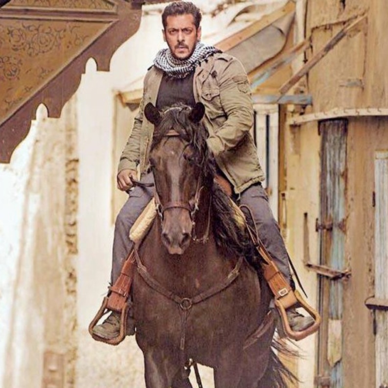 توقف تصوير أحدث أفلام شاروخان وسلمان خان لهذا السبب