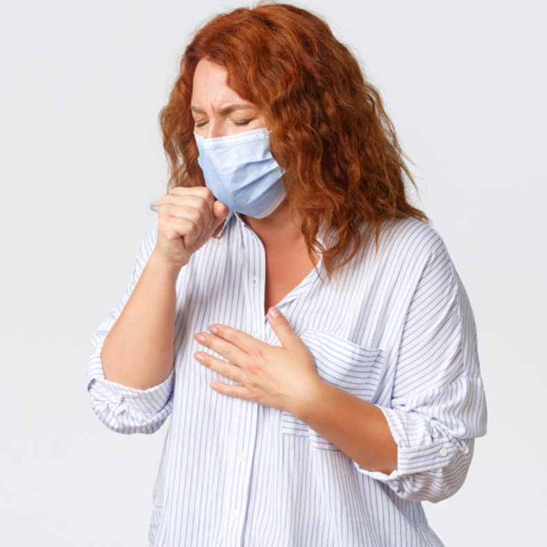 هل الم الصدر عند مريض كورونا يستدعي الاستشارة الطبية