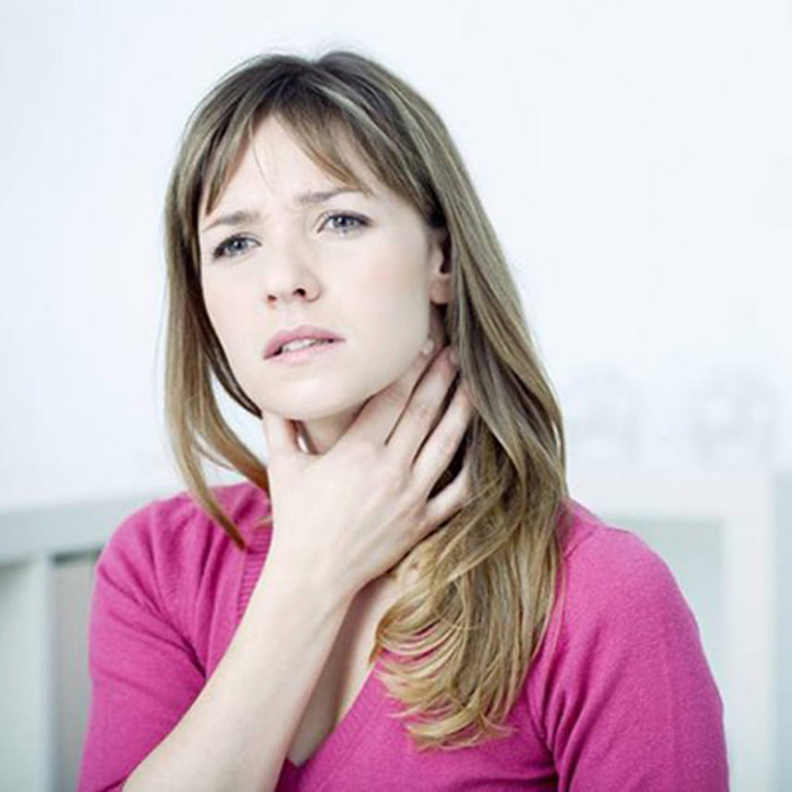 تغير الصوت عرض جديد للإصابة بكورونا فما سببه