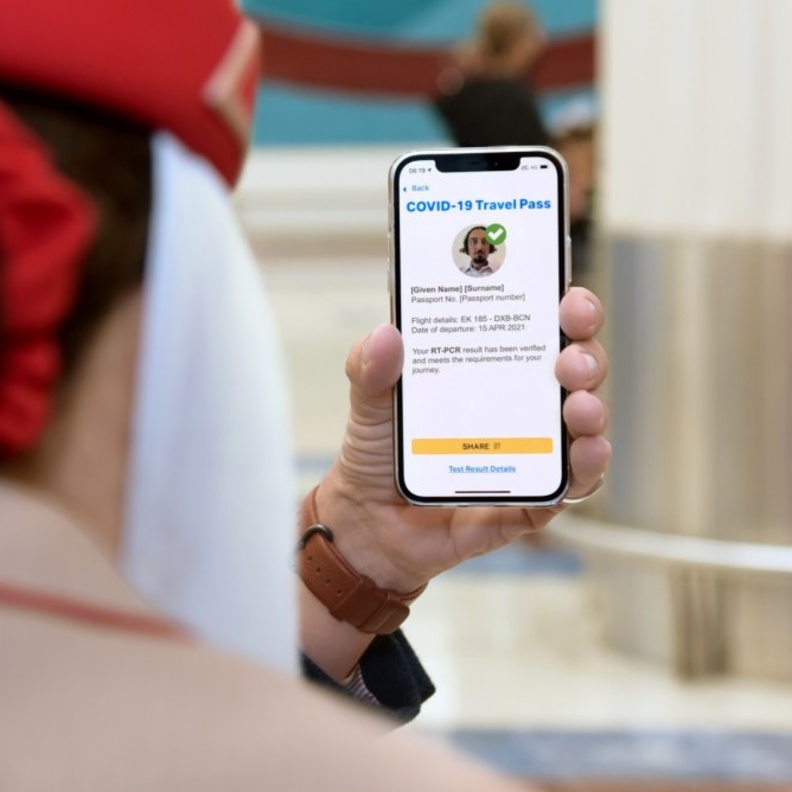 طيران الامارات تبدأ تجارب جواز سفر أياتا