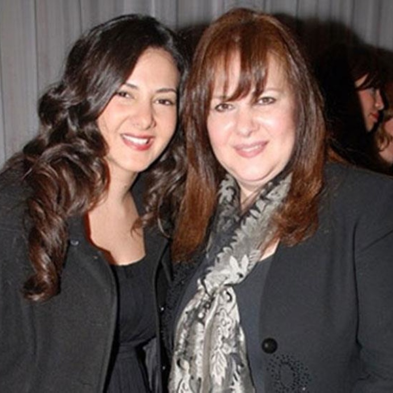 دنيا سمير غانم ووالدتها