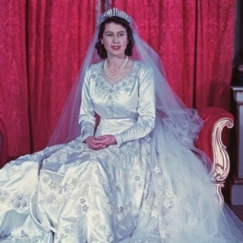  الملكة اليزابيت في يوم زفافها