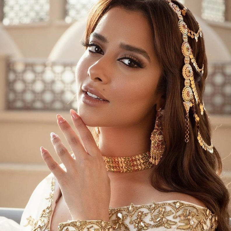 رسمات مكياج عيون خليجي برونزي من وحي بلقيس فتحي