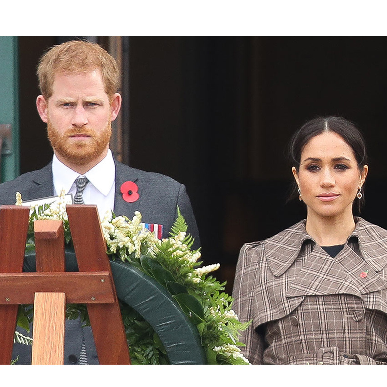 ميغان وهاري يتركان إكليل مميز للزهور في جنازة الأمير فيليب