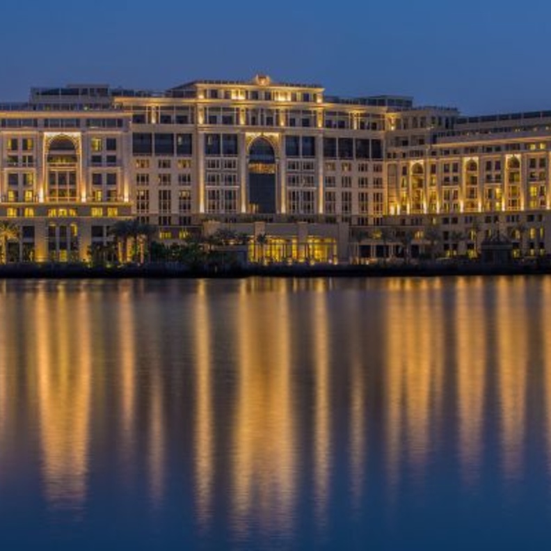 عروض الإقامة خلال شهر رمضان المبارك وعيد الفطر وفصل الصيف في فندق بلازو ڤيرساتشي دبي