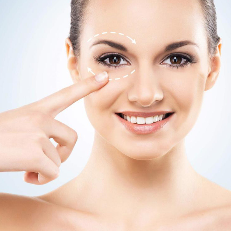 وصفات طبيعية لعلاج تجاعيد العين في شهر رمضان 2021