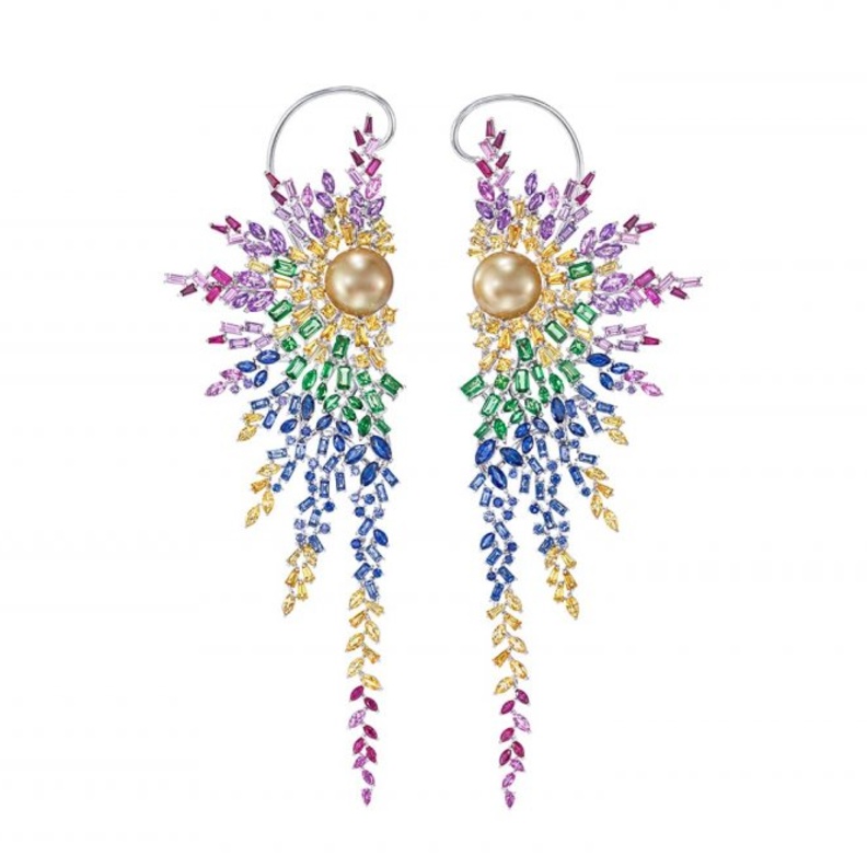 أقراط Iridescent من تاساكي Tasaki