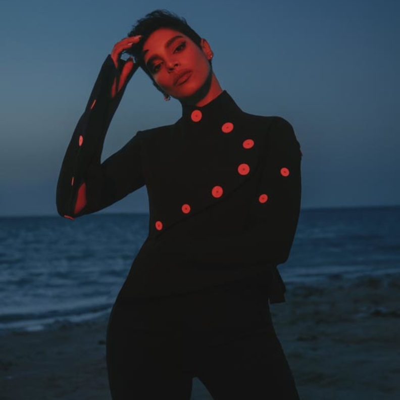 "أؤمن بمقولة أن أكثر قطعة مستدامة هي ما تملكها في خزانتك الآن"