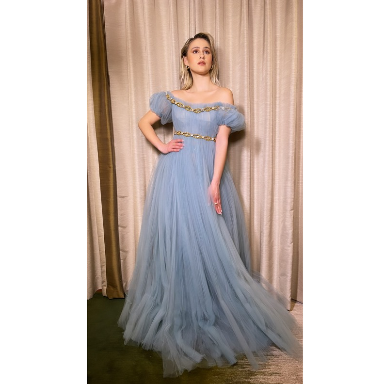 تألقت Maria Bakalova بفستان ساحر من تصميم Dolce & Gabbana