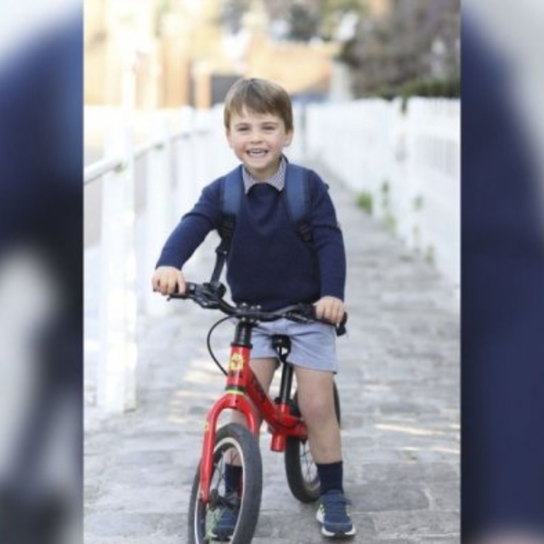 بالصور.. أطفال العائلات الملكية في يومهم الدراسي الأول