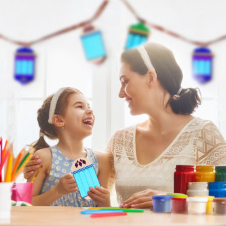 نصائح للأم لتسلية طفلها الصائم في رمضان