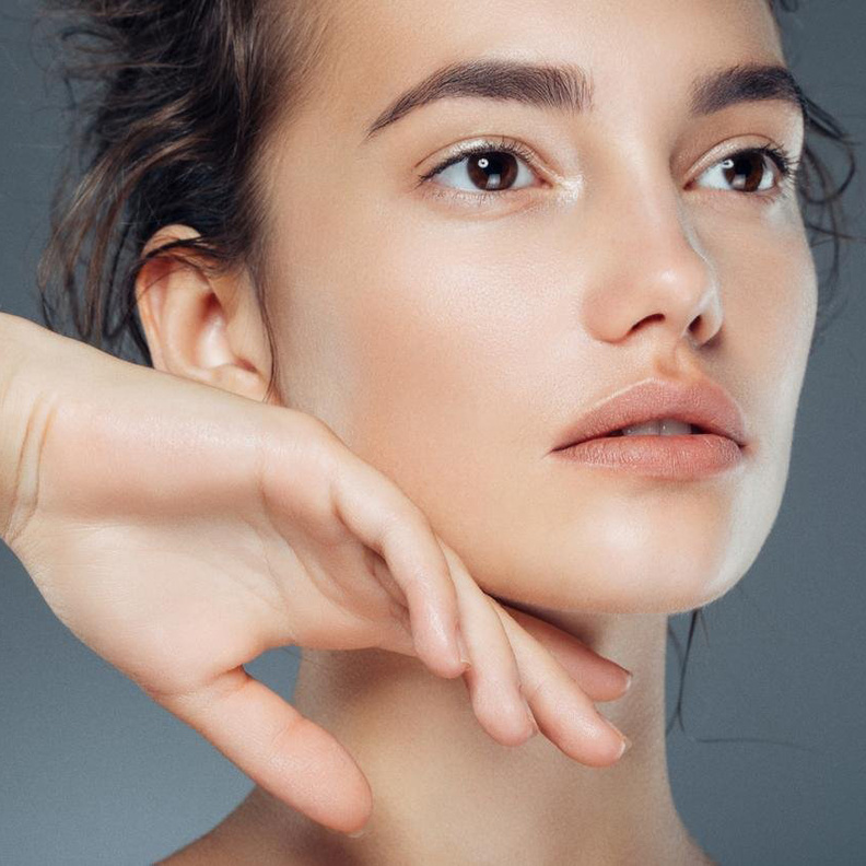  تعمل أشعة الليزر على تحفيز إنتاج الكولاجين للتخلص من شيخوخة البشرة نهائياً