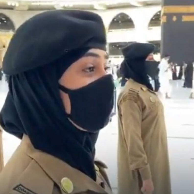  مجندات سعوديات مؤهلات علميا وعسكريا لخدمة ضيوف الرحمن 