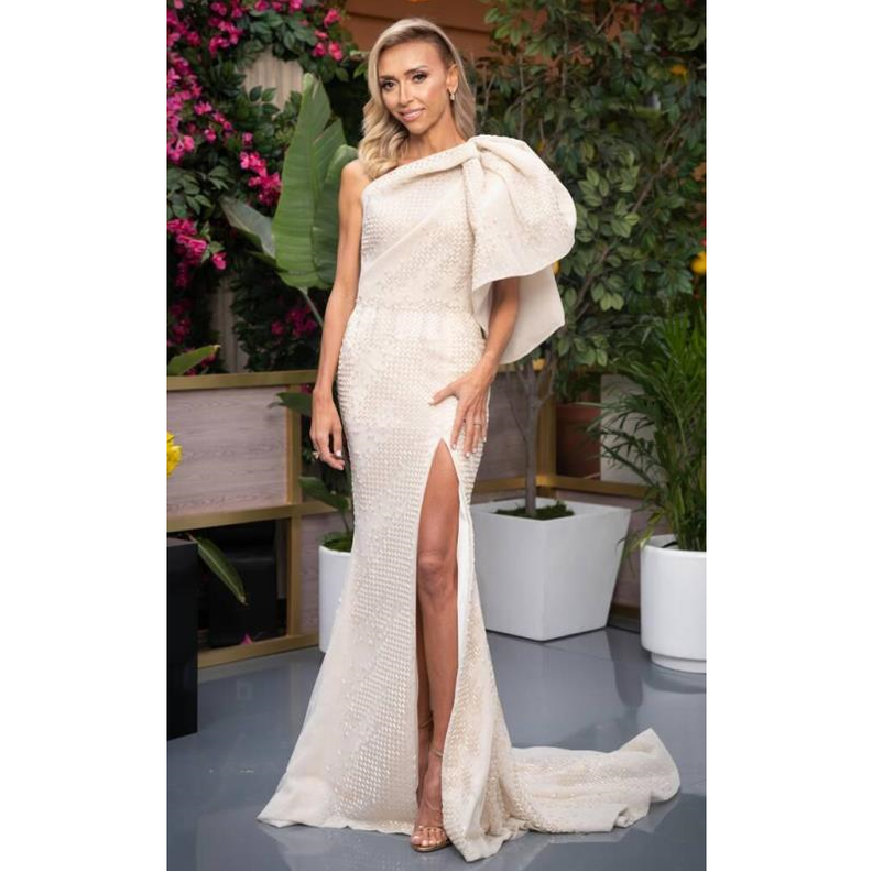 إطلالة الإعلامية جيليانا رانسيك من تصميم رامي العلي