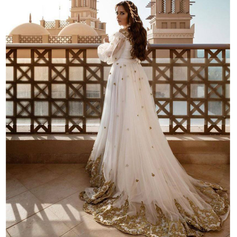 احدث اطلالات بلقيس فتحي بموضة التصاميم الشرقية والمزخرفة