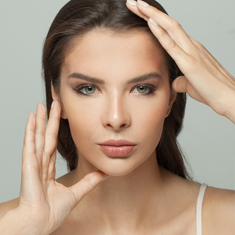  تدليك الوجه بالزيوت