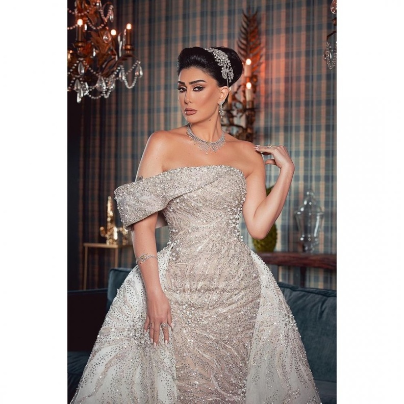 إطلالة فخمة لغادة عبد الرازق في لحم غزال