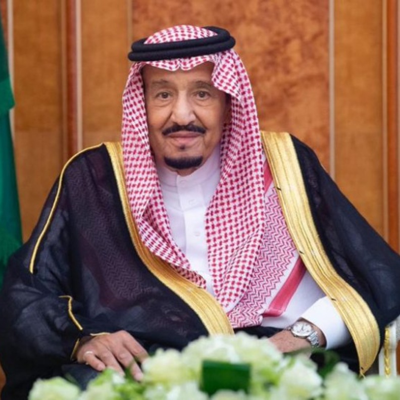 خادم الحرمين الشريفين يوافق على منح 5 مواطنين وسام الملك عبدالعزيز من الدرجة الثالثة