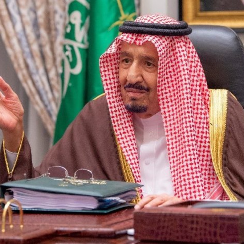  خادم الحرمين الشريفين يشيد بجهود دارة الملك عبدالعزيز