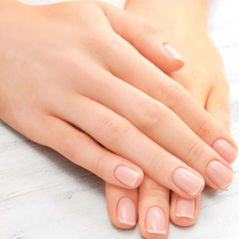 طرق التخلص من اصفرار الاظافر امنة ومقوية لها في رمضان