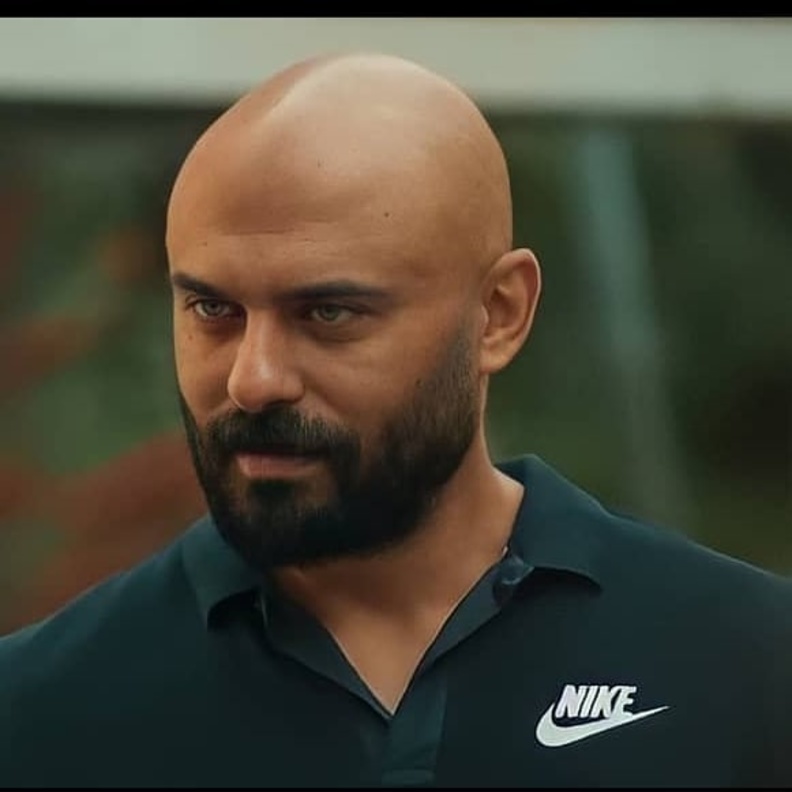 احمد صلاح حسني