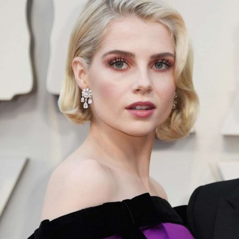  تسريحات شعر سهلة وبسيطة مع الخصل الريترو بأسلوب لوسي بوينتون