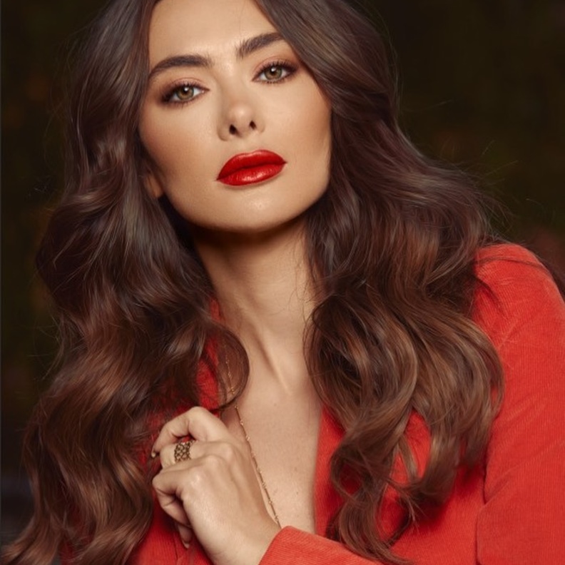 طريقة عمل تسريحات شعر منسدلة بأسلوب ستيفاني صليبا