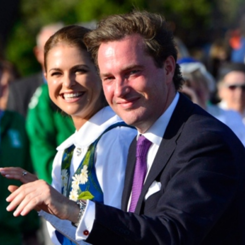 الأميرة مادلين وزوجها يتلقيان لقاح كورونا