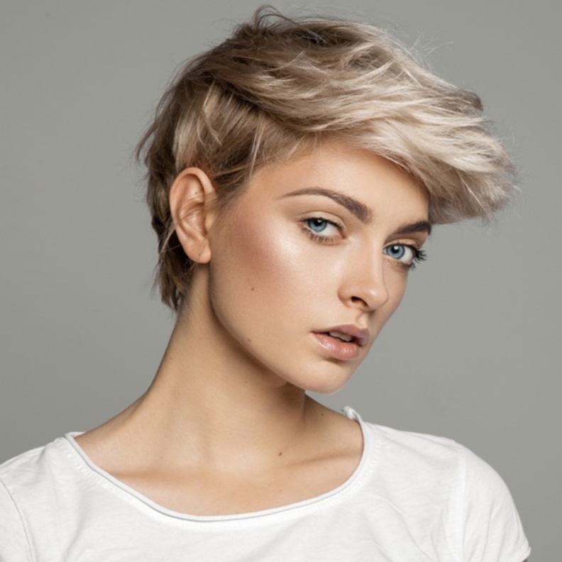 تسريحات شعر قصير لصيف 2021