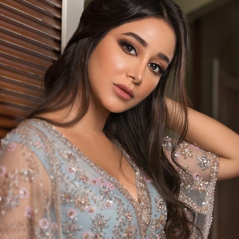 تسريحات شعر لإطلالات سحور رمضان 2021