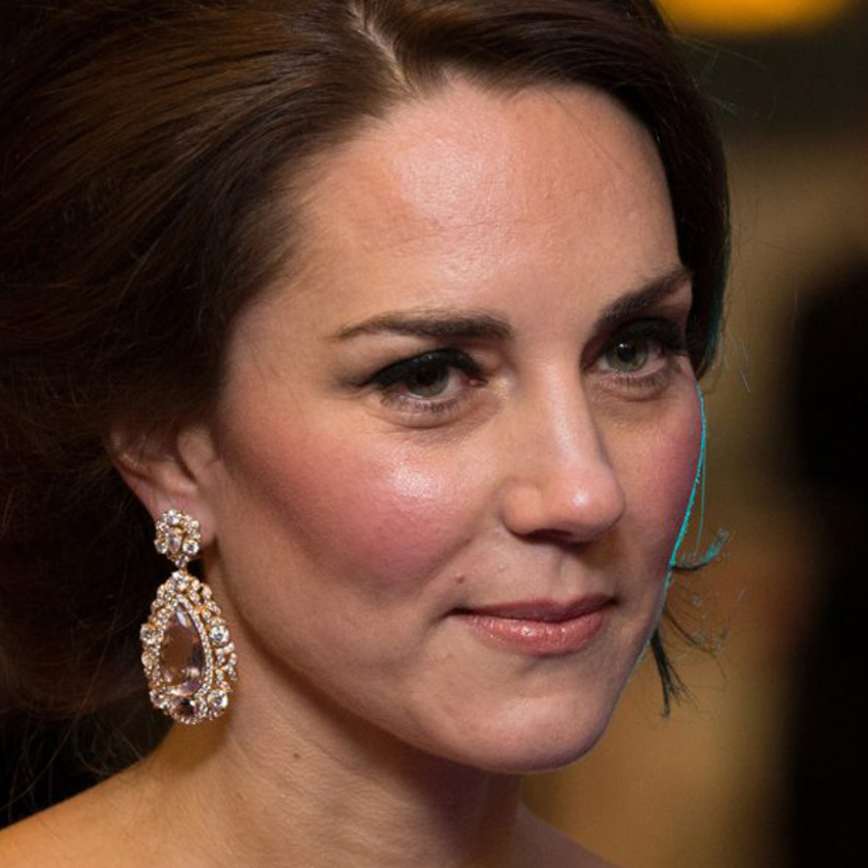  كيت ميدلتون ترتدي أقراط الماس والمورغانيت من Kiki McDonough