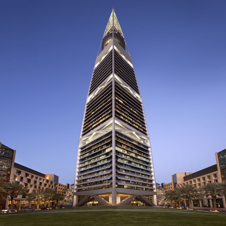 مطاعم الرياض فندق الفيصلية روزوود Al Faisaliyah Rosewood Hotel