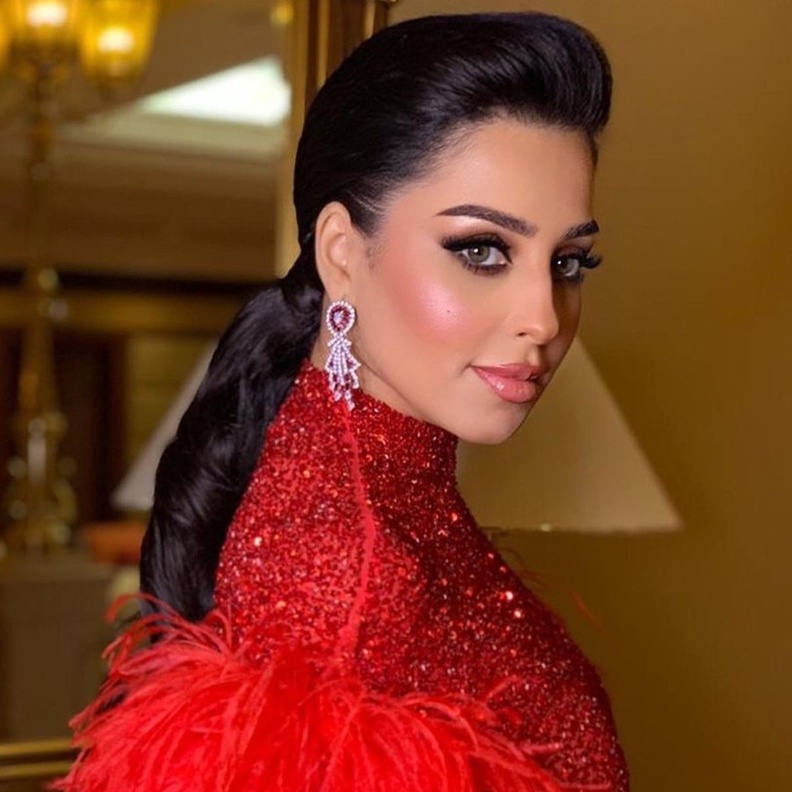 اطلالات جمالية جذابة بأسلوب خليجي مستوحاة من المهرة البحرينية 2021