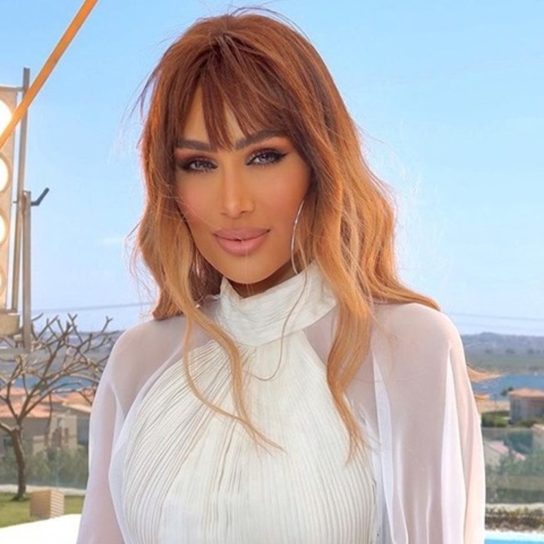  تسريحات شعر عصرية مع الغرة لاطلالات صيف 2021 بأسلوب مايا دياب