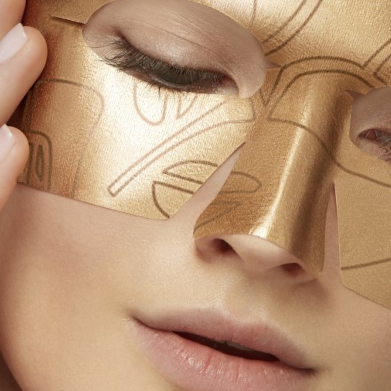 Lancôme تعلن عن ماسك معزّز بالذهب لإشراقة ذهبية