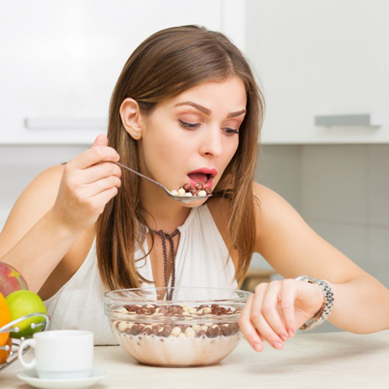 أطعمة صحية لكن يمنع تناولها قبل النوم