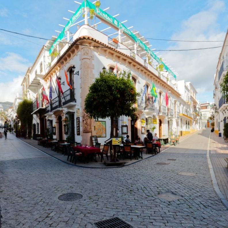  اكتشف متعة العطلة الصيفية في ماربيا أسبانيا بواسطة Michael Vadon