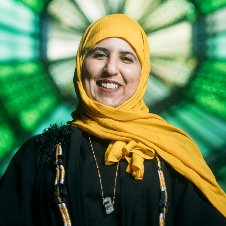حديث مجلة "هي" مع القيّمة الفنية في احتفالية "نور الرياض "د. إيمان الجبرين