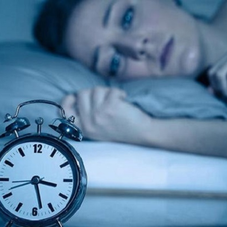 ما علاقة قلة النوم بارتجاج المخ